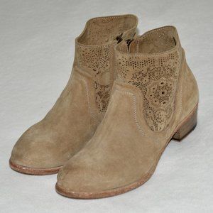 Bed Stu Virna Italian Cobbler Series in Tan - Run large